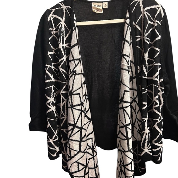 Truth + Style Black and White Abstract Cardigan - Picture 3 of 6